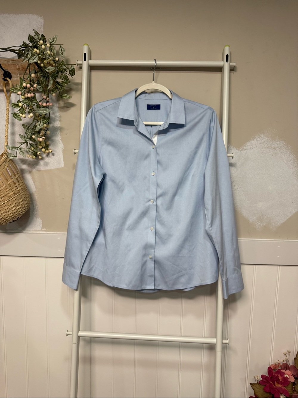 UNTUCKit Light Blue Women Button-Down Dress Shirt